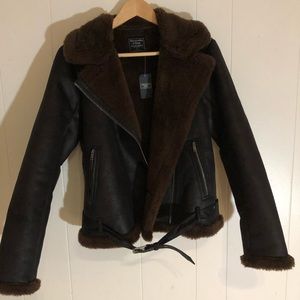 SOLD 🎉 NWT Abercrombie Shearling Moto Jacket